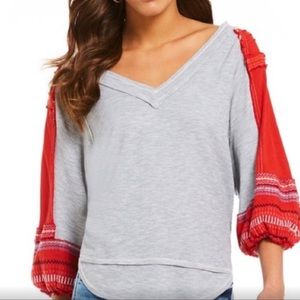 Free People We the Free Gray Red
Thermal Knit Bubble Sleeve Size Small
